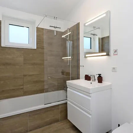 3 Bedroom Stunning In Lembruch-duemmer *